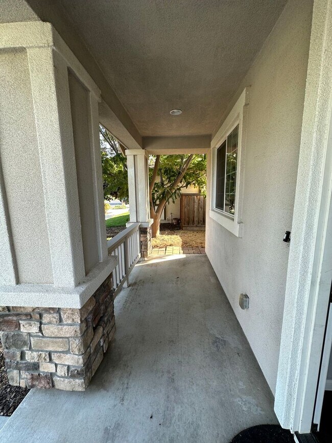 Photo - Beautiful 3 Bed 2 Bath House in a Great Lo...