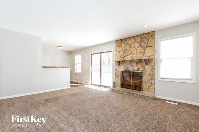 Photo - 1083 Willow Ct