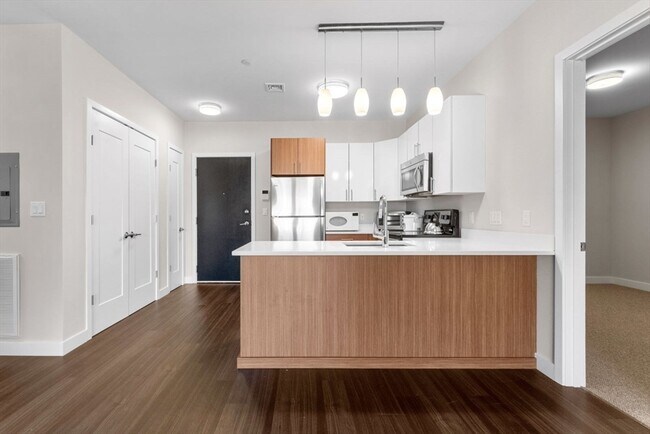 Photo - 999 Hancock St Unit 306