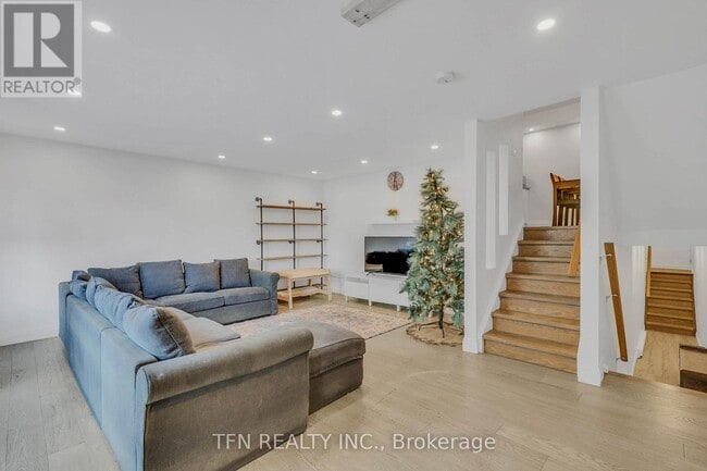 Photo - 242 Milestone Crescent