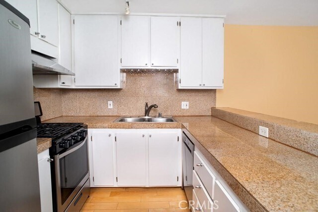 Photo - 1940 Highland Ave