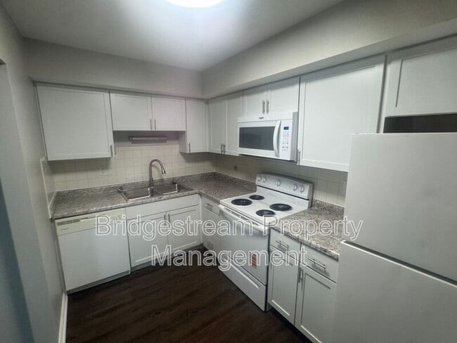 Photo - 481 N Broadway St