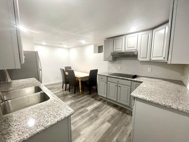 Photo - 1197 S Kendall Ct House