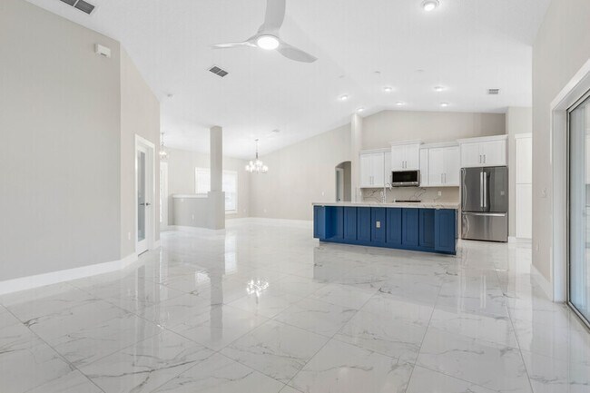 Photo - 12 Wheeler Ln