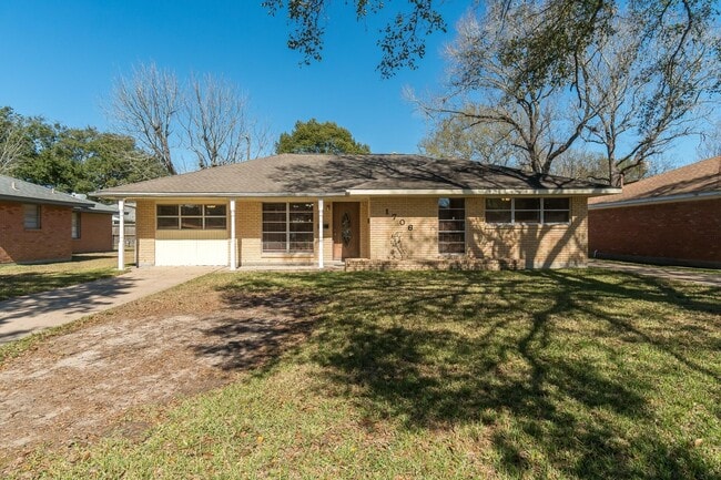 Photo - 1706 Colby Dr House
