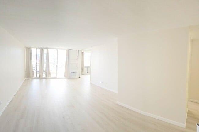Photo - Stunning Newly Renovated 2BR/2BA Condo in Waikiki with Ocean & Mountain Views Unit 1402
