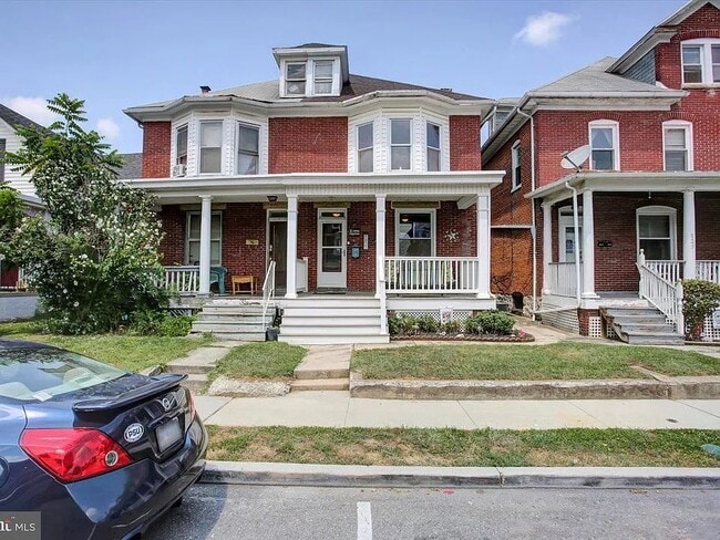 Photo - 823 Mulberry Ave