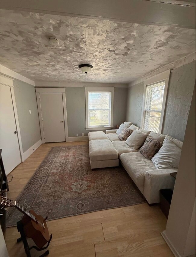 Building Photo - 150 S 73rd St Unit 1