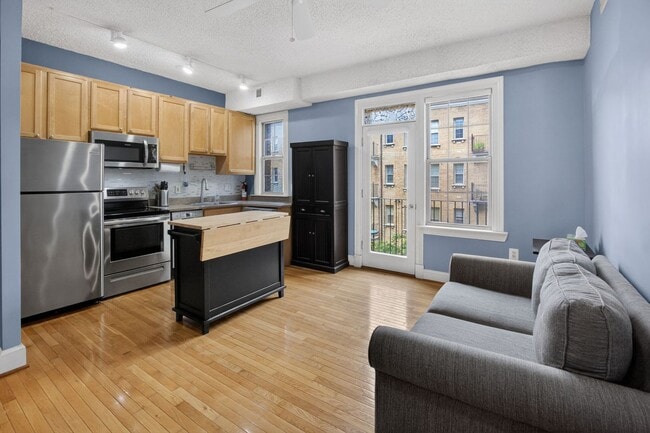 Building Photo - Sunny 1br with Balcony in Columbia Heights! Unit 319