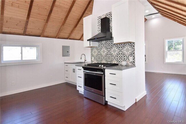 Photo - 292 Farragut Ave Unit 2