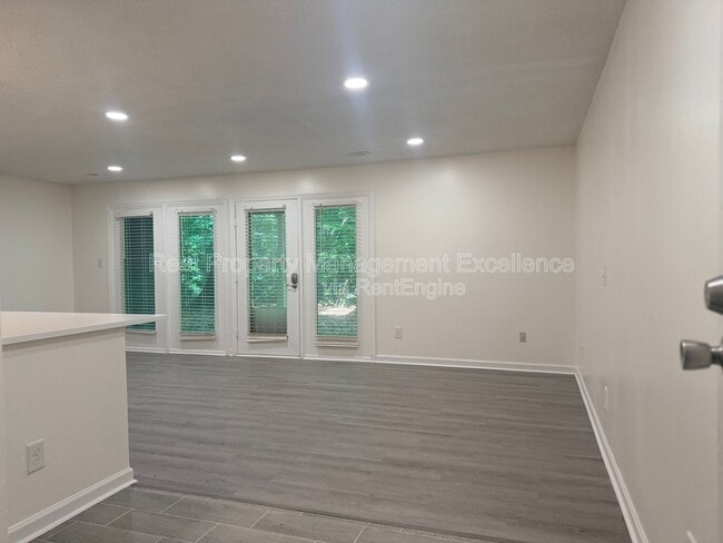 Photo - 1330 Park Glen Dr Unit Apt 104