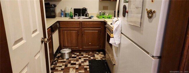 Photo - 375 Glendale Ave Unit D7