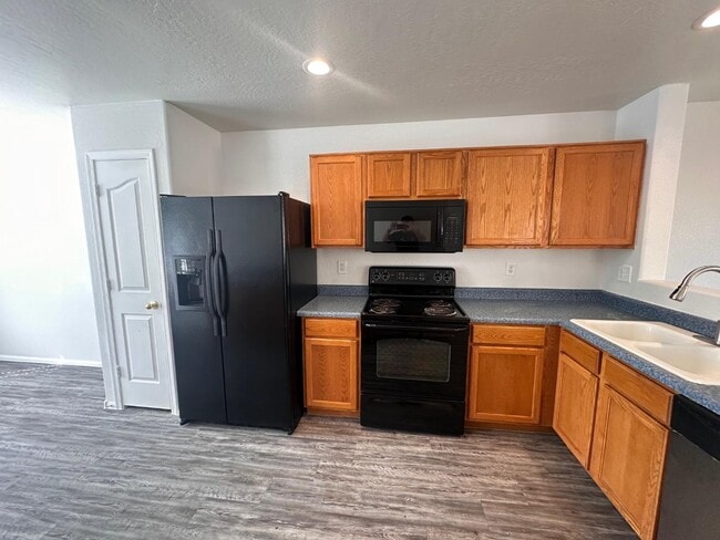 Building Photo - 43796 Sagebrush Trail