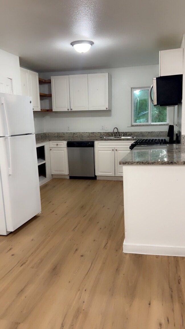 Photo - 120 E Park Pl Dr