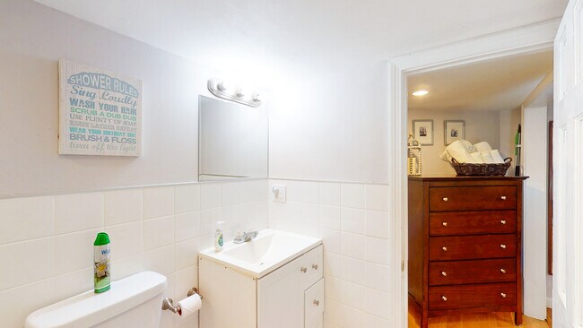 Photo - 1029 Beacon St Unit A