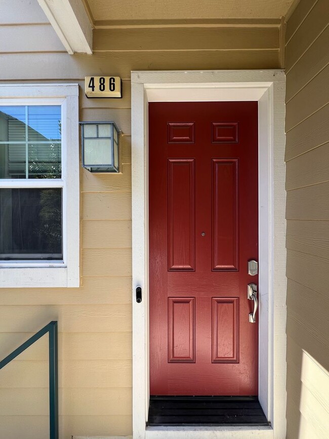 Building Photo - Stunning Townhome for Lease in the Heart o...