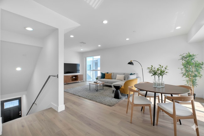 Building Photo - 11726 Hamlin St Unit 11726.5