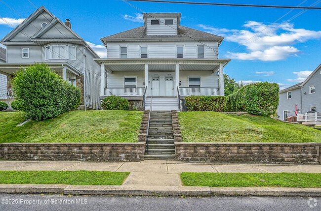 Building Photo - 1807 Farr St Rental