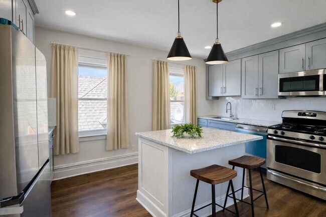 Photo - 69 W 39th St Unidad 3