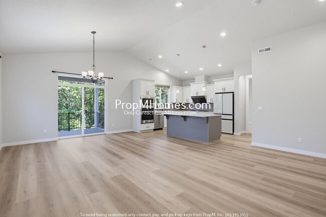 Photo - 15737 SE Compass Crse St