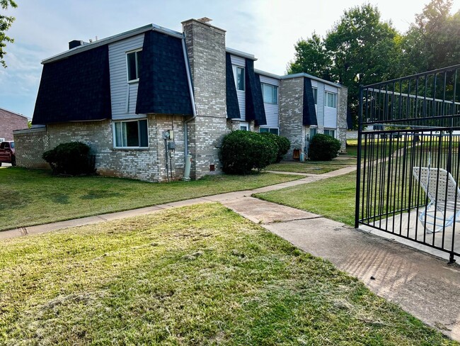 Condo with Pool! - Condo with Pool!