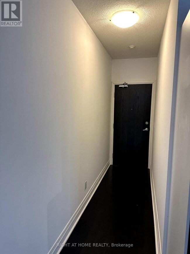 Photo - 17 Kenaston Gardens Unit 605