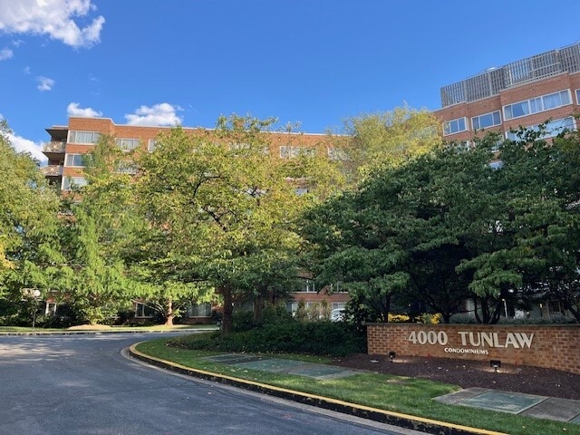 Building Photo - 4000 Tunlaw Rd NW Unit #319 Rental