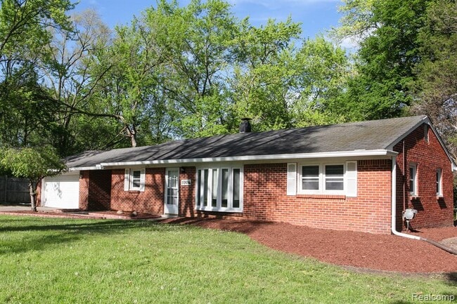 Building Photo - 5900 Wright Dr