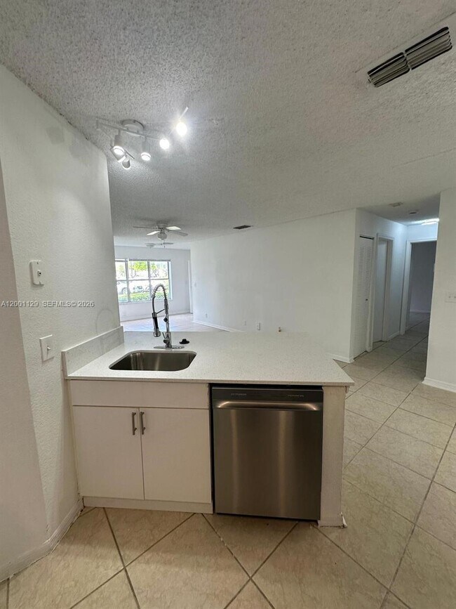 Photo - 3380 Pinewalk Dr N Unit 1113