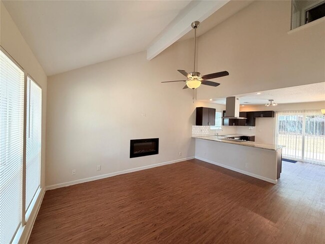 1605 Parkwood Dr