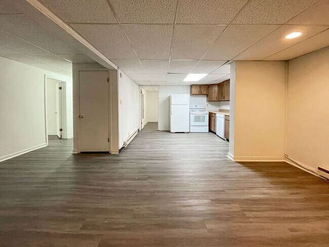 Photo - Preleasing for August 2026! 3 Bedroom Apar... Unit 09