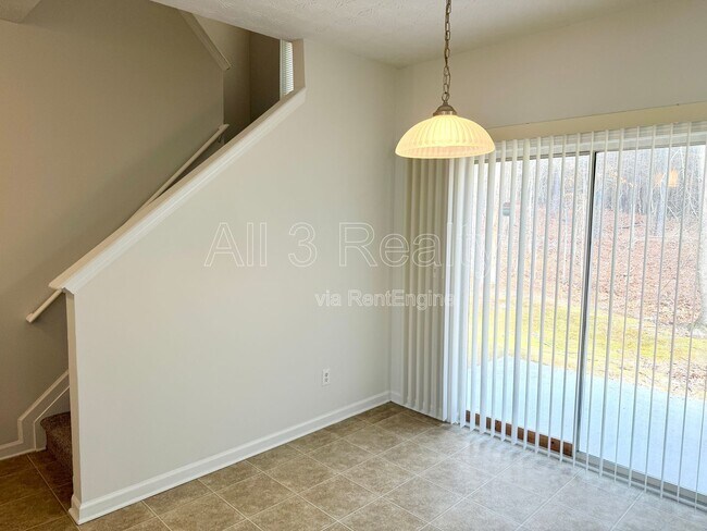 Photo - 150 Abenberg Ct