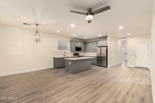 Photo - 129 W Latona Rd