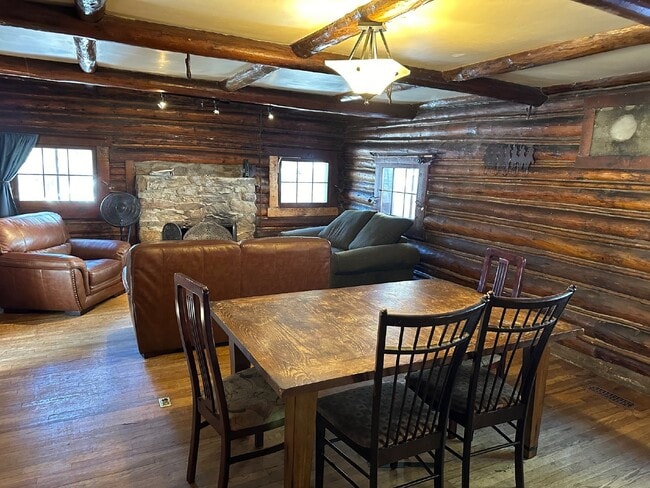 Photo - Two Bedroom Cabin in Indian Hills!