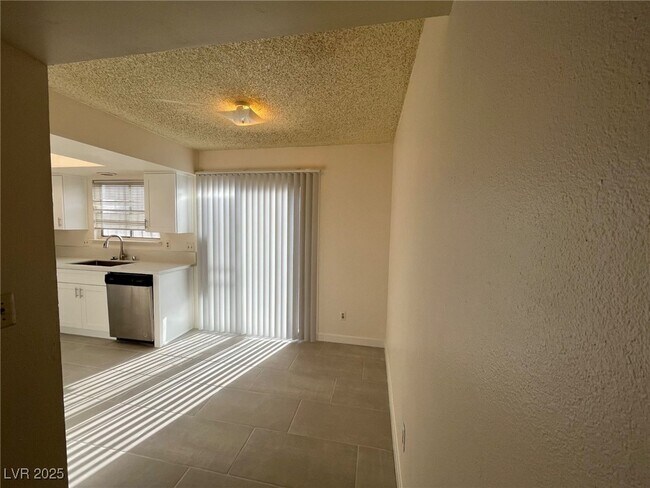 Photo - 2112 Sun Ave