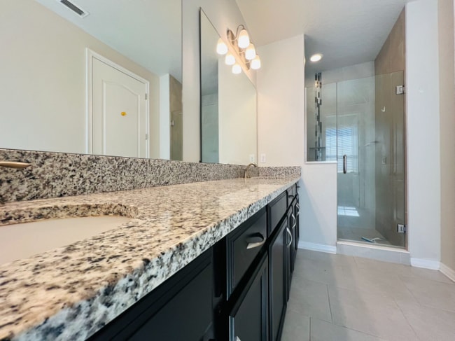 Photo - 14320 Swanley St