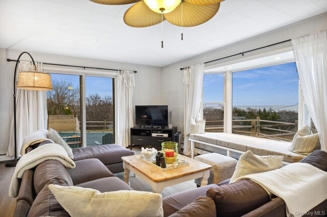 Photo - 70 S Delrey Rd