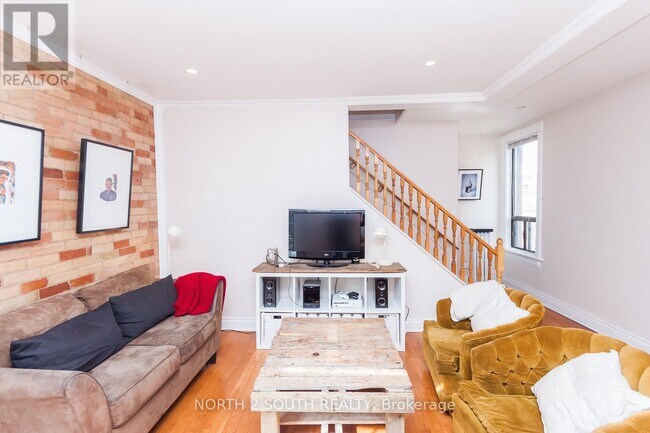 Photo - 1257 King St W Unité Upper