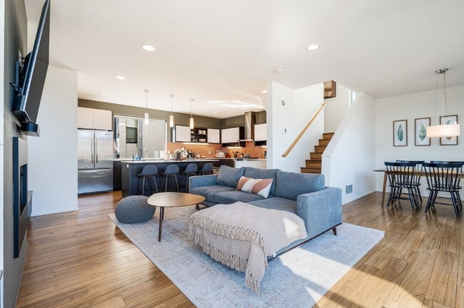 Photo - 2323 W Crockett St Unit ID1471260P