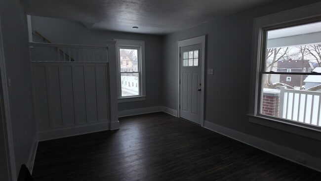 Photo - 422 Downing Pl