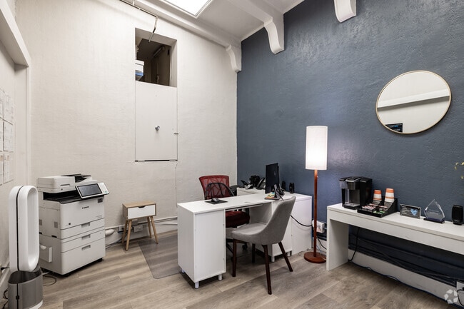 Leasing Office