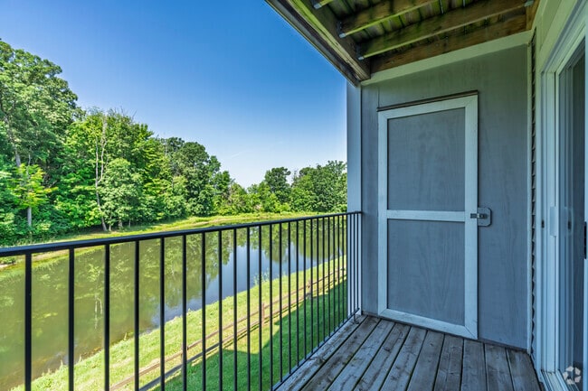 1BD, 1BA - 732SF - Traditional - Balcony