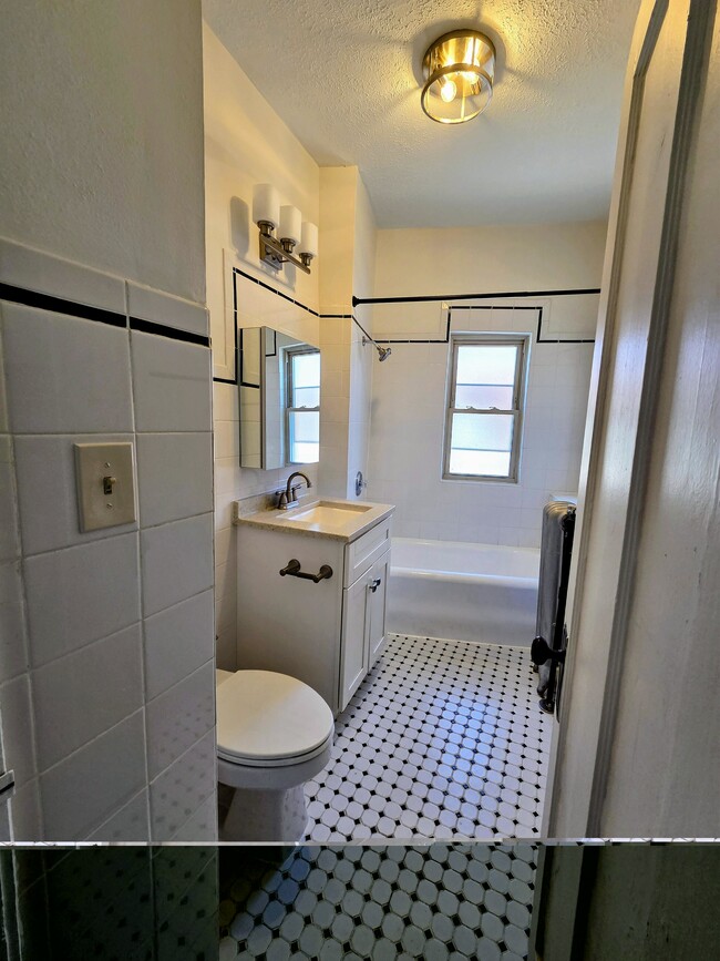 Baño - Virginia Apartments