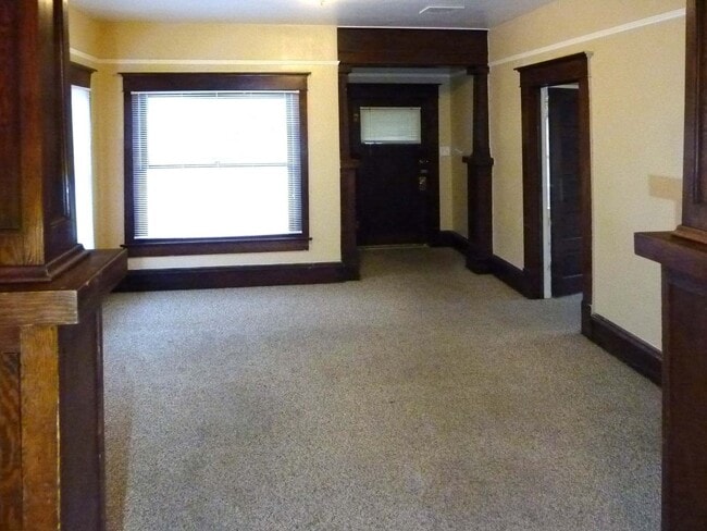 Photo - Charming 2 Bedroom with Bonus/Laundry Room