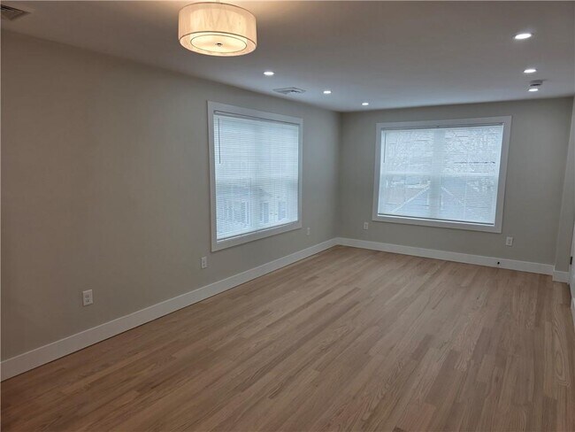 Photo - 29 Dunford St Unit 2