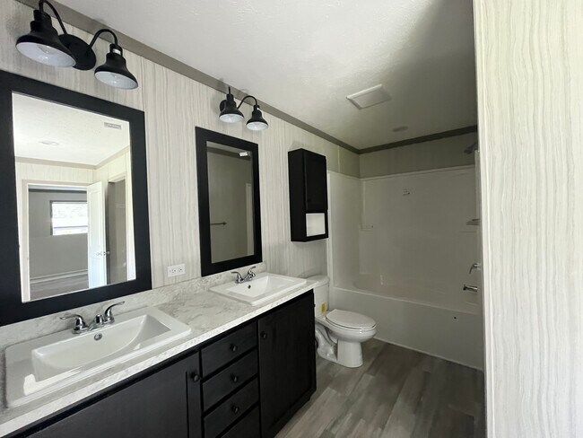 Photo - 3930 Auburn Ln House