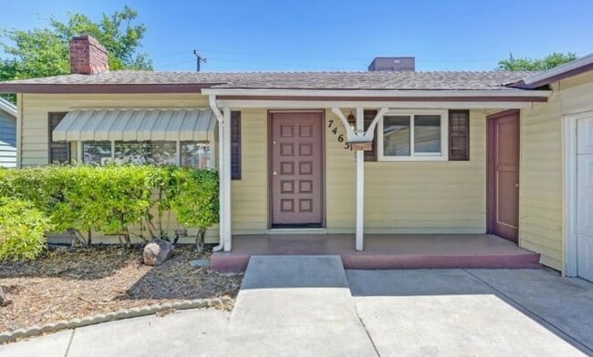 Photo - 7465 24th St