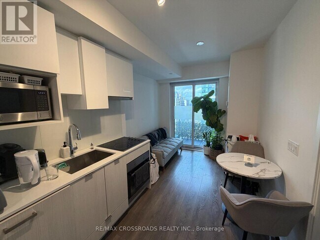 Photo - 195 Redpath Ave Unité 1913