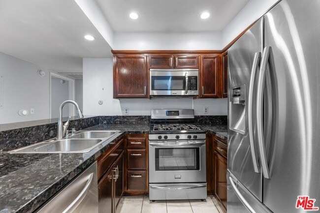 5325 Newcastle Ave Unit 338