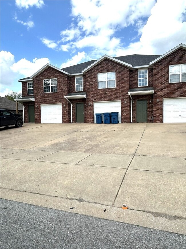 Building Photo - 4102 SW Chapelstone Ave Unit 3